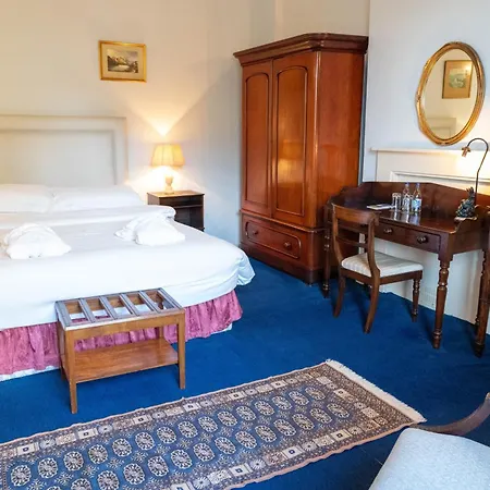 Szálloda Castle Grove 4*
