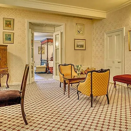 Castle Grove 4*